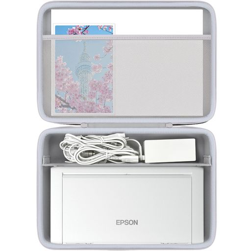【ぴったりフィット】ケースは、エプソン EPSON プリンター PX-S06W専用に設計されており、エプソンpxs06w本体やアクセサリをまとめて収納できます。 【外層は表面防水】外側にはEVA素材を使用し、ハードナイロン製で耐衝撃性に優れ、傷からもしっかり守ります。さらに、表面防水性と防塵性にも優れており、epson px-s06wプリンターをしっかり保護できます。 【柔らかな裏地】内側には柔らかい素材を使用しており、肌触りが良く、エプソン EPSON プリンター PX-S06Wをスクラッチから守ります。安心してエプソン A4モバイルカラーインクジェット PX-S06Wをしっかり収納でき、長期間の使用にも耐えられます。 【持ち運び便利】ケースには、EPSON A4 モバイル カラーインクジェット PX-S06Wを簡単に持ち運べるよう、開閉がスムーズなファスナーと手にフィットするデザインのハンドルが付いています。外出や旅行時にも、コンパクトで携帯しやすく、どこでも気軽に持ち運べます。
