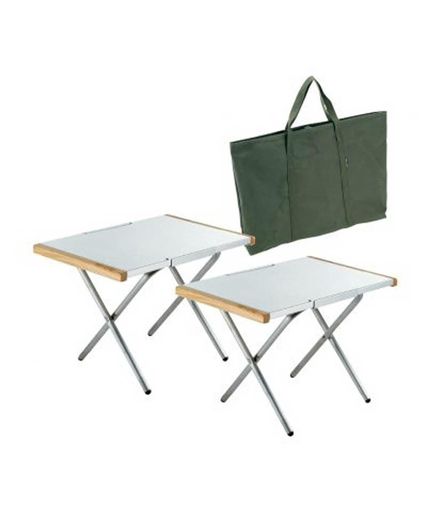 【アウトドアテーブル 55cm 682104】ガンガン使える頼もしいサイドテーブル。熱・キズ・汚れに強く、アウトドアで気になりがちなハードな使い方にも耐えられます。■サイズ:使用時/約55x35x ( 高さ ) 37cm収納時/約55x35x ( 厚さ ) 2.5cm■材質:天板/ステンレス鋼 ( 特殊エンボス加工 )サイド/天然木スタンド/ステンレスパイプφ19mm■重量:約2.3kg■分散耐荷重:約50kg 【焚き火テーブルトート 683644】焚き火テーブルが2枚収納できるトートバック■サイズ:約61x7x40(高さ)mm■材質:6号帆布、パラフィン加工■重量:約420g■原産国:中国※オンラインストアを通じてのご購入はユニフレームポイントの対象外となります。