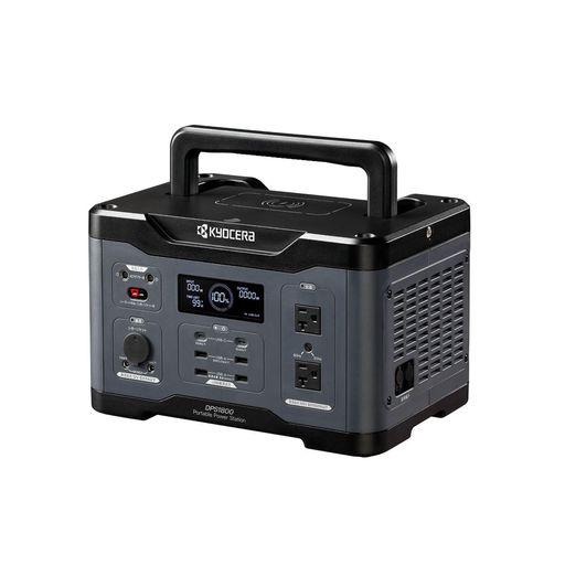 ●使用環境温度(-10~40度C)・充電温度(0~40度C)。 ●電池容量:1601.5Wh。 ●LED照明:5モード(点灯(強)ー点灯(中)ー点灯(弱)ー点滅ーSOS)。●出力:定格出力:1000W、AC:2口(各単相・交流100V50/60Hz)。 ●出力:DC(USBtype-A):2口(各5V-2.5A)、DC(USBtype-A急速):2口(各5Vの場合:2.5A、9V/12Vの場合:2A)。●出力:DC(USBType-C):2口(各5V/9V/12V/15Vの場合:3A、20Vの場合:3.25A)、DC(シガー/DC5525):シガー(12Vー8A)、DC5525:2口(各12V-5A)、ワイヤレス充電:15W。 ●入力(充電):ACアダプタ:48V-4A-192W、シガーソケット:12V最大100W、太陽光パネル:18V~25V最大20A100W、充電時間(AC):7時間80%_8時間100%、充電時間(DC):16時間80%_17~18時間100%。●品名コード:669502A。