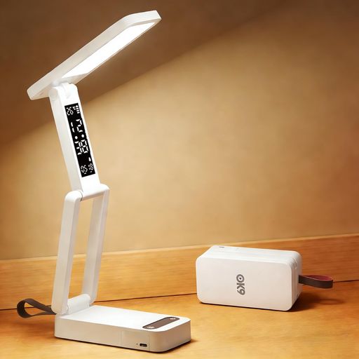【目に優しいLEDデスクランプ】このデスクランプは、高品質でちらつきのないLED光源を採用し、大面積発光設計により、多重発光や光ムラを防ぎます。目に優しい設計により、柔らかく均一で自然な光を提供します。長時間の作業や勉強による目の疲れを軽減します。反射防止シールド付きの卓上ランプ兼読書灯です。 【無段階調光&amp;3段階色温度】このデスクランプはタッチセンサー式で、電源のオン/オフ、明るさ、色温度を調節できます。電源ボタンを長押しすると明るさが変わり、短押しすると色温度が調整されます。お好みに合わせて明るさと色温度を調整できます。 【大画面ディスプレイ】このデスクランプは大画面ディスプレイ機能を備えています。スタンド背面のボタンで時間、アラーム、日付を設定できます。 【折りたたみ式&amp;収納簡単】この折りたたみ式デスクランプは3つ折り設計で、持ち運びや収納に便利です。コンパクトなサイズなので、小さなデスクでも乱雑にならず、スペースを節約できます。コンパクトで軽量なデザインと、真っ白でシンプルなスタイルにより、屋内での使用に適しています。勉強机や仕事机を整理整頓したい方におすすめです。読書や学習に非常に適しています。