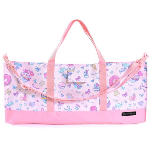 軽さと水を弾くはっ水が魅力の鍵盤ハーモニカケースは軽量で耐久性もバツグン。今後もおしゃれ&amp;可愛い柄で登場予定です快適さを追求した新素材は、耐久性のある軽い素材なので、長時間のご使用でも疲れにくく、肩や背中への負担を最小限に抑えます。 水を弾く素材だから、汚れに強くお手入れ簡単はっ水機能に加えて、速乾性にも優れているので、突然の天候の変化などで鍵盤ハーモニカケースが濡れてしまっても素早く乾燥させることができます。 多くの鍵盤ハーモニカに対応する安心サイズ。トートバッグとしてもご活用いただけます。ピアニカ・ピアニー・メロディオン・メロディカピアノなど様々な鍵盤ハーモニカに対応します。さらにB5ノートや、楽譜などのA4サイズもスッキリ収納。用途を限定しないのでトートバッグとしても使えます。 ショルダーベルト付きで持ち運びもラクラクベルトを付けて肩掛け用にしたり、取り外して手提げとしても使える2wayバッグです。 キレイなまま長期にわたって使える品質と、安全性。COLORFULCANDYQUALITY