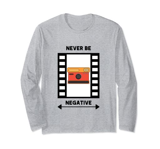 写真が大好きな男性のためのネガティブな写真デザイン長袖Tシャツ