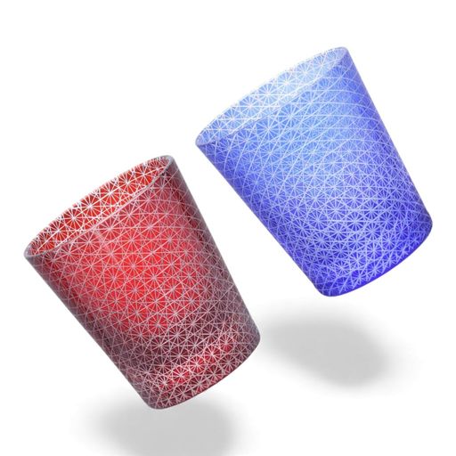 サイズ:約 Φ80xH90mm/素材・成分:ガラス/切子細工 パッケージ:ペアー箱 ● 急冷・急熱など急な温度差の起きる使い方はお避け下さい。電子レンジ・オーブンにはご使用できません。● 金属タワシ・クレンザーのご使用はキズの原因、塩素系漂白剤は白っぽいくもりの原因となりますので、ご使用にならないでください。● 洗い桶に陶磁器・金属器・ガラス器などを一緒に入れて洗いますと、キズや破損の原因となります。● コップを重ねて収納されますと、抜けなくなったり破損の原因となります。● この硝子は、ソーダ石灰ガラスです。 長時間おきますと曇りが出る事がありますが、対策として、家庭用の食酢を水で3〜4 生産地:中国 商品の検品及び管理は日本国内で行われています。職人による手仕事につきサイズや色合いが多少変わります。