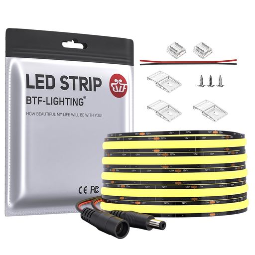 「超明るい」 DC12V 480LEDs/m 5M 8mm 電球色 3000K 黒PCB。フレキシブルチップを搭載したボードのFCOB LEDテープライト。従来の5050 SMD 3528 SMDに比べ、FCOBテープライトの緻密な発光ユニットは、中間部の黒つぶれを防ぎ、明るく、柔らかく、均一な光を作り出します。CRI 90+。 「省エネ」 FCOB単色シリーズのLEDテープライトはより省エネです。 調光可能で、寿命は50000時間以上と耐久性に優れています。 また、2年間の安心保証と24時間のカスタマーサービスを提供します。調光器は含まれていませんのでご注意ください。また、光の減衰率は1000時間後に3%未満になり、光の減衰率は3500時間後に30%未満になります。ご注意してください。 「切断可能、直列接続可能」 FCOBはフレキシブルなLEDテープライトです。はんだ付け可能な接合部は切断可能です。両端に2つの5.5mmx2.1mmDCプラグがあり、1つはメスで、もう1つはオスです。そのため、追加配線なしで簡単に直列接続することができます。