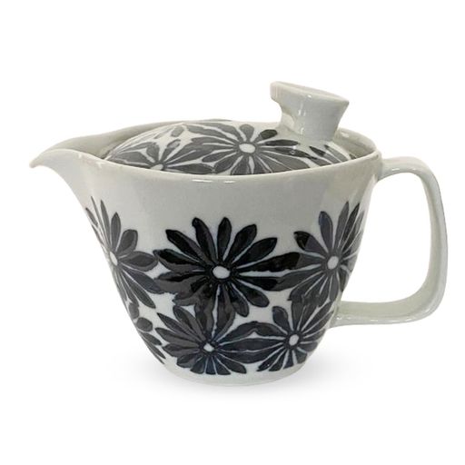 ●急須で簡単美味しいコーヒーが作れる。 ・お湯を注いで約3分待つだけの簡単抽出・片手で注げるお洒落な形・もちろんお茶も使用できます・洗浄しやすい形も魅力(食洗機対応) フレンチプレスを用いて抽出した時のように微粉がカップに残ります。 サイズ(約):径10x注ぎ口~取っ手14.5x高さ9.5cm、容量(約):240cc1人用 材質:磁器(食器洗い機使用可能、食器乾燥機使用可能)、電子レンジ:本体のみ対応茶こし不可