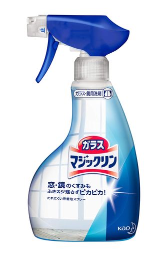 グラス,窓,鏡 ホコリや手あかなどでくもった窓や鏡、ガラステーブル、ショーケースなどの汚れも、スッキリ落としてピカピカで透明な仕上がりに。 2度ぶきなしで、ふきすじを残しません。たれにくい密着泡スプレー。