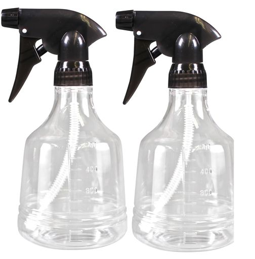 【サイズ】約10.5x9.5x高さ20cm 【容量】約500mL 【素材・材質】<本体>ポリプロピレン <ボトル部分>ポリエチレンテレフタレート(PET) 【生産国】日本 どんな角度でもスプレーできる振り子ホース式の霧吹き。 上向きでも横向きでも逆さにしてもしっかりスプレー。 ノズルキャップを左右に回すことで通常の霧やジェット噴射など噴霧のタイプを調節可能。 アイロンがけやガーデニング、お掃除などにもおすすめです。