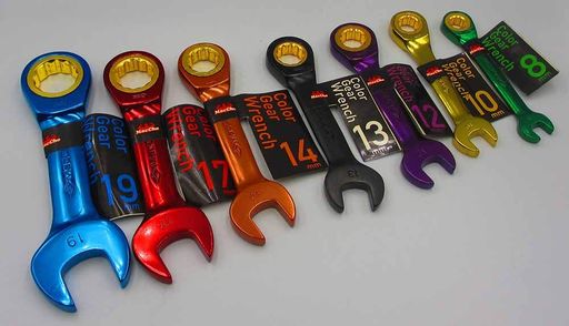 表面はカラー鏡面仕上げで美しくサイズで色分けができ便利 サイズ:19mm(ブルー) ギア数:72山 ショートタイプ
