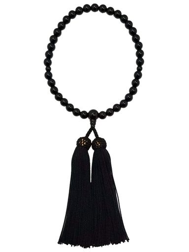 「礼服が黒だから、念珠も黒。」とおっしゃる方にお薦めの商品です。 玉の色に合わせてお房も黒にし、シックなデザインとなっております. 京都に由来する製法を用い、京都市及びその周辺地域において生産された念珠のみに付けることが出来る「京都珠数製造...