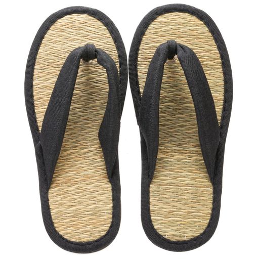 【仕様】鼻緒:ポリエステル中板生地:イ草底材:ポリエチレン系樹脂 【サイズ(約)】M/23.5~25cm用L/25~26.5cm用XL/26.5~28cm用 【天然素材で爽快・快適な履き心地】染色せずに仕上げたイ草を中板に使用しました。畳の...