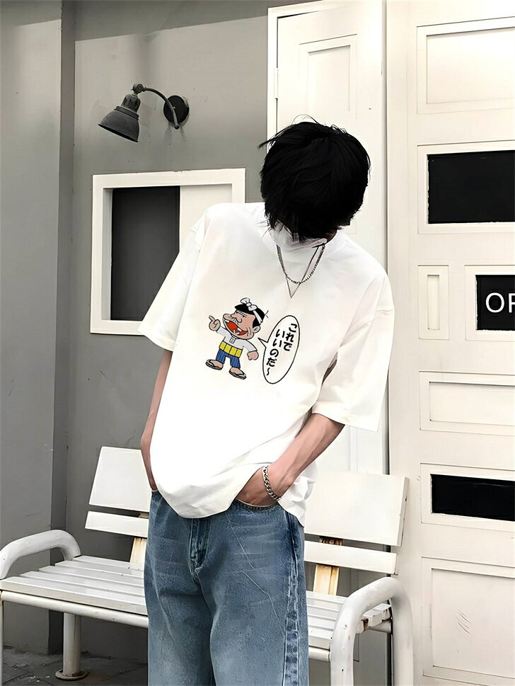 商品情報素材/材質コットン100％サイズ/寸法半袖Tシャツ サイズ表 / SIZE TABLE【サイズ】Sバスト：48cm／着丈：65cm／袖丈：20cm／肩幅：47cm身長目安：155〜160cm／体重目安：90〜100【サイズ】Mバスト：50cm／着丈：67cm／袖丈：21cm／肩幅：49cm身長目安：160〜165cm／体重目安：100〜120【サイズ】Lバスト：52cm／着丈：69cm／袖丈：21cm／肩幅：51cm身長目安：165〜170cm／体重目安：120〜130【サイズ】XLバスト：54cm／着丈：71cm／袖丈：22cm／肩幅：53cm身長目安：170〜175cm／体重目安：140〜150【サイズ】2XLバスト：56cm／着丈：73cm／袖丈：22cm／肩幅：55cm身長目安：175〜180cm／体重目安：155〜170【サイズ】3XLバスト：58cm／着丈：75cm／袖丈：23cm／肩幅：57cm身長目安：約180cm／体重目安：175〜190注意事項・バスト／肩幅は平置き採寸です（単位：cm）。・手作業採寸のため、1〜2cm程度の誤差が生じる場合がございます。・体重目安は参考値です。着用感には個人差がございます。・実物を基準にご確認ください。あらかじめご了承ください。注意モニター発色の具合により色合いが異なる場合がございます。tシャツ メンズ 半袖 無地 レディース 大きいサイズ 大きめ 綿100％ 白 コットン 厚手 半袖tシャツ ティーシャツ ユナイテッドアスレ ゆったり オーバーサイズ ビッグシルエット 白t 作業着 ブランド 白Tシャツ トレーニング 筋トレ ジム バスケ アウトドア オフホワイト 白tシャツ おしゃれ スポーツ 春 夏 秋 白いtシャツ t shirt t-シャツ 送料無料 5