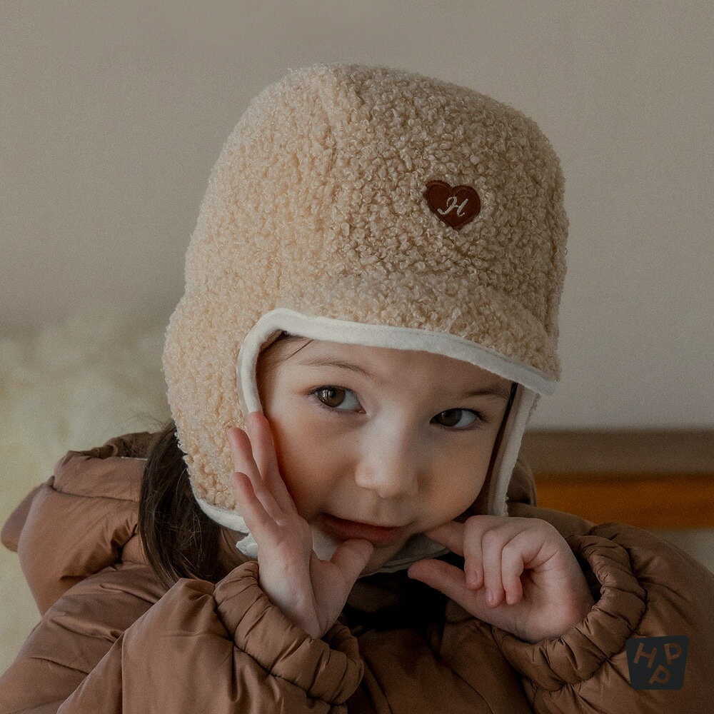 ロデュー 防寒 イヤーフラップ キャップ ベビー キッズ 帽子 キャップ イヤーフラップ 耳あて 防寒 暖かい ボア もこもこ ふわふわ トレンド H ロゴ ハート モチーフ 韓国子供服 キッズ おしゃれ 出産祝い 記念撮影 冬コーデ 秋服 冬服
