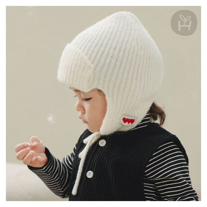 ミロピ ニット ベビー トラッパーハット ニット帽 ラベルポイント アイボリー ホワイト ニットハット 帽子 赤ちゃん 防寒 冬物 冬のお出かけ あったか 防寒グッズ 冷え対策 保温