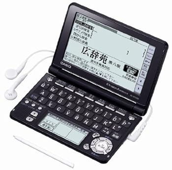 【中古】CASIO Ex-word 電子辞書 XD-SF6350BK ブラック 120コンテンツ+日本文学100作品収録【メーカー名】【メーカー型番】【ブランド名】CASIO(カシオ) 電子辞書 【商品説明】CASIO Ex-word 電子辞書 XD-SF6350BK ブラック 120コンテンツ+日本文学100作品収録Amazonより 直感的インターフェイスで知識の活用がさらに拡がるカシオエクスワード 充実の120コンテンツの検索操作をスピーディーにする「クイックパレット」や、本体の傾きで液晶表示を自動で切り替えられる「アクションセンサー」を搭載。操作性の向上により、活用シーンがさらに広がる。 操作性がアップしたツインタッチパネル メインパネル右端に、基本操作のアイコンを集めたクイックパレットを配置。よく使う操作キーがメインパネル内にまとまり、スピーディーなタッチ操作が可能。また、メインパネルに直接タッチして、コンテンツや単語の選択、画面のスクロールなども実行可能。複雑な漢字も大きく手書きで入力可能（対応コンテンツ：新漢語林）。さらに手書きパネルを使えばアルファベットは5マス画面、漢字やひらがなは2マス画面でスムーズに手書き入力可能。 電子辞書の使い方が変わるアクションセンサー 本体の傾きを検知して液晶表示を自動切り換え。縦方向に持つと文庫本のようにテキストを読めるブックスタイル、左右に傾けると、画面のめくり操作が行える項目送りなどの操作が可能。 充実の収録コンテンツ 「国語系」岩波書店：広辞苑第六版、新漢語林ほか全9種「英語系」オックスフォード大学出版局：オックスフォード現代英英辞典（第7版）ほか全5種「英会話系」アルク：キクタンEntry他全10種「トラベル系」JTBパブリッシング：ひとり歩きの英語 / フランス語 / イタリア語 / 韓国語自由自在、他全23種「学習系」旺文社：新TOEICテストハイパー模試、漢検プチドリル2級、英検Pass単熟語2級、大修館書店：英語名演説・名せりふ集ver.2ほか全20種＜生活・実用＞Britannica：ブリタニカ国際大百科事典小項目電子辞書版、日立システム＆サービス：マイペディア百科事典（地図から検索付き）、旺文社：冠婚葬祭マナー事典、三省堂：裁判員のための法廷用語ハンドブック、小学館：家庭医学館、「女性検診」がよくわかる本、学研：手紙文例集、ピエ・ブックス：イヌ・ネコ家庭動物の医学大百科ほか全35種＜実務・情報系＞日経BP：日経パソコン用語事典2009、学研：ビジネス便利事典ほか全14種＜その他＞朝日新聞社：おとなの常識Q＆A200ほか全4種。 商品紹介 働く女性のための電子辞書。アマゾン先行発売モデル。 シンプルなホワイト、ブラックの2色に加え、電子辞書の中で特に女性に大人気のピンクとバイオレットを追加した4色ラインナップ。 女性のための3つのポイント。1ペンタッチ手書入力で簡単操作。2音声機能で語学力アップはもちろん海外旅行にも役立ちます。3日常生活に役立つ多彩なコンテンツを内蔵。 自宅で、通勤で、仕事場で、どんな場面でも強くサポートしてくれます。Amazonより 直感的インターフェイスで知識の活用がさらに拡がるカシオエクスワード 充実の120コンテンツの検索操作をスピーディーにする「クイックパレット」や、本体の傾きで液晶表示を自動で切り替えられる「アクションセンサー」を搭載。操作性の向上により、活用シーンがさらに広がる。 操作性がアップしたツインタッチパネル メインパネル右端に、基本操作のアイコンを集めたクイックパレットを配置。よく使う操作キーがメインパネル内にまとまり、スピーディーなタッチ操作が可能。また、メインパネルに直接タッチして、コンテンツや単語の選択、画面のスクロールなども実行可能。複雑な漢字も大きく手書きで入力可能（対応コンテンツ：新漢語林）。さらに手書きパネルを使えばアルファベットは5マス画面、漢字やひらがなは2マス画面でスムーズに手書き入力可能。 電子辞書の使い方が変わるアクションセンサー 本体の傾きを検知して液晶表示を自動切り換え。縦方向に持つと文庫本のようにテキストを読めるブックスタイル、左右に傾けると、画面のめくり操作が行える項目送りなどの操作が可能。 充実の収録コンテンツ 「国語系」岩波書店：広辞苑第六版、新漢語林ほか全9種「英語系」オックスフォード大学出版局：オックスフォード現代英英辞典（第7版）ほか全5種「英会話系」アルク：キクタンEntry他全10種「トラベル系」JTBパブリッシング：ひとり歩きの英語 / フランス語 / イタリア語 / 韓国語自由自在、他全23種「学習系」旺文社：新TOEICテストハイパー模試、漢検プチドリル2級、英検Pass単熟語2級、大修館書店：英語名演説・名せりふ集ver.2ほか全20種＜生活・実用＞Britannica：ブリタニカ国際大百科事典小項目電子辞書版、日立システム＆サービス：マイペディア百科事典（地図から検索付き）、旺文社：冠婚葬祭マナー事典、三省堂：裁判員のための法廷用語ハンドブック、小学館：家庭医学館、「女性検診」がよくわかる本、学研：手紙文例集、ピエ・ブックス：イヌ・ネコ家庭動物の医学大百科ほか全35種＜実務・情報系＞日経BP：日経パソコン用語事典2009、学研：ビジネス便利事典ほか全14種＜その他＞朝日新聞社：おとなの常識Q＆A200ほか全4種。 商品紹介 働く女性のための電子辞書。アマゾン先行発売モデル。 シンプルなホワイト、ブラックの2色に加え、電子辞書の中で特に女性に大人気のピンクとバイオレットを追加した4色ラインナップ。 女性のための3つのポイント。1ペンタッチ手書入力で簡単操作。2音声機能で語学力アップはもちろん海外旅行にも役立ちます。3日常生活に役立つ多彩なコンテンツを内蔵。 自宅で、通勤で、仕事場で、どんな場面でも強くサポートしてくれます。Amazonより 直感的インターフェイスで知識の活用がさらに拡がるカシオエクスワード 充実の120コンテンツの検索操作をスピーディーにする「クイックパレット」や、本体の傾きで液晶表示を自動で切り替えられる「アクションセンサー」を搭載。操作性の向上により、活用シーンがさらに広がる。 操作性がアップしたツインタッチパネル メインパネル右端に、基本操作のアイコンを集めたクイックパレットを配置。よく使う操作キーがメインパネル内にまとまり、スピーディーなタッチ操作が可能。また、メインパネルに直接タッチして、コンテンツや単語の選択、画面のスクロールなども実行可能。複雑な漢字も大きく手書きで入力可能（対応コンテンツ：新漢語林）。さらに手書きパネルを使えばアルファベットは5マス画面、漢字やひらがなは2マス画面でスムーズに手書き入力可能。 電子辞書の使い方が変わるアクションセンサー 本体の傾きを検知して液晶表示を自動切り換え。縦方向に持つと文庫本のようにテキストを読めるブックスタイル、左右に傾けると、画面のめくり操作が行える項目送りなどの操作が可能。 充実の収録コンテンツ 「国語系」岩波書店：広辞苑第六版、新漢語林ほか全9種「英語系」オックスフォード大学出版局：オックスフォード現代英英辞典（第7版）ほか全5種「英会話系」アルク：キクタンEntry他全10種「トラベル系」JTBパブリッシング：ひとり歩きの英語 / フランス語 / イタリア語 / 韓国語自由自在、他全23種「学習系」旺文社：新TOEICテストハイパー模試、漢検プチドリル2級、英検Pass単熟語2級、大修館書店：英語名演説・名せりふ集ver.2ほか全20種＜生活・実用＞Britannica：ブリタニカ国際大百科事典小項目電子辞書版、日立システム＆サービス：マイペディア百科事典（地図から検索付き）、旺文社：冠婚葬祭マナー事典、三省堂：裁判員のための法廷用語ハンドブック、小学館：家庭医学館、「女性検診」がよくわかる本、学研：手紙文例集、ピエ・ブックス：イヌ・ネコ家庭動物の医学大百科ほか全35種＜実務・情報系＞日経BP：日経パソコン用語事典2009、学研：ビジネス便利事典ほか全14種＜その他＞朝日新聞社：おとなの常識Q＆A200ほか全4種。 商品紹介 働く女性のための電子辞書。アマゾン先行発売モデル。 シンプルなホワイト、ブラックの2色に加え、電子辞書の中で特に女性に大人気のピンクとバイオレットを追加した4色ラインナップ。 女性のための3つのポイント。1ペンタッチ手書入力で簡単操作。2音声機能で語学力アップはもちろん海外旅行にも役立ちます。3日常生活に役立つ多彩なコンテンツを内蔵。 自宅で、通勤で、仕事場で、どんな場面でも強くサポートしてくれます。中古品のため使用に伴うキズ等がございますが、問題なくご使用頂ける商品です。画像はイメージ写真ですので商品のコンディション、付属品の有無については入荷の度異なります。当店にて、動作確認・点検・アルコール等のクリーニングを施しております。中古品のため限定特典や補償等は、商品名、説明に記載があっても付属しておりません予めご了承下さい。当店では初期不良に限り、商品到着から7日間は返品を 受付けております。他モールとの併売品の為、完売の際はご連絡致しますのでご了承ください。ご注文からお届けまで1、ご注文⇒ご注文は24時間受け付けております。2、注文確認⇒ご注文後、当店から注文確認メールを送信します。3、お届けまで3〜10営業日程度とお考え下さい。4、入金確認⇒前払い決済をご選択の場合、ご入金確認後、配送手配を致します。5、出荷⇒配送準備が整い次第、出荷致します。配送業者、追跡番号等の詳細をメール送信致します。6、到着⇒出荷後、1〜3日後に商品が到着します。　※離島、北海道、九州、沖縄は遅れる場合がございます。予めご了承下さい。お電話でのお問合せは少人数で運営の為受け付けておりませんので、メールにてお問合せお願い致します。営業時間　月〜金　10:00〜17:00お客様都合によるご注文後のキャンセル・返品はお受けしておりませんのでご了承下さい。0