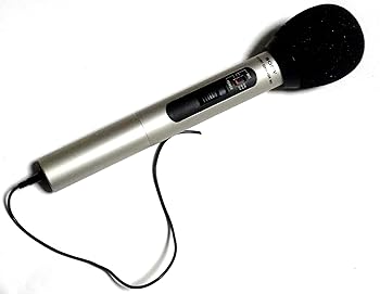 【中古】SONY CRT-32 FMワイヤレスマイクロホン【メーカー名】【メーカー型番】【ブランド名】Sony ワイヤレス 【商品説明】SONY CRT-32 FMワイヤレスマイクロホン昭和50年代に生産された、ソニーのFMワイヤレスマイクロホン「CRT-32」です。周波数は76〜90MHzの範囲で可変調整可能。外部入力端子つき。昭和50年代に生産された、ソニーのFMワイヤレスマイクロホン「CRT-32」です。周波数は76〜90MHzの範囲で可変調整可能。外部入力端子つき。昭和50年代に生産された、ソニーのFMワイヤレスマイクロホン「CRT-32」です。周波数は76〜90MHzの範囲で可変調整可能。外部入力端子つき。昭和50年代に生産された、ソニーのFMワイヤレスマイクロホン「CRT-32」です。周波数は76〜90MHzの範囲で可変調整可能。外部入力端子つき。昭和50年代に生産された、ソニーのFMワイヤレスマイクロホン「CRT-32」です。周波数は76〜90MHzの範囲で可変調整可能。外部入力端子つき。中古品のため使用に伴うキズ等がございますが、問題なくご使用頂ける商品です。画像はイメージ写真ですので商品のコンディション、付属品の有無については入荷の度異なります。当店にて、動作確認・点検・アルコール等のクリーニングを施しております。中古品のため限定特典や補償等は、商品名、説明に記載があっても付属しておりません予めご了承下さい。当店では初期不良に限り、商品到着から7日間は返品を 受付けております。他モールとの併売品の為、完売の際はご連絡致しますのでご了承ください。ご注文からお届けまで1、ご注文⇒ご注文は24時間受け付けております。2、注文確認⇒ご注文後、当店から注文確認メールを送信します。3、お届けまで3〜10営業日程度とお考え下さい。4、入金確認⇒前払い決済をご選択の場合、ご入金確認後、配送手配を致します。5、出荷⇒配送準備が整い次第、出荷致します。配送業者、追跡番号等の詳細をメール送信致します。6、到着⇒出荷後、1〜3日後に商品が到着します。　※離島、北海道、九州、沖縄は遅れる場合がございます。予めご了承下さい。お電話でのお問合せは少人数で運営の為受け付けておりませんので、メールにてお問合せお願い致します。営業時間　月〜金　10:00〜17:00お客様都合によるご注文後のキャンセル・返品はお受けしておりませんのでご了承下さい。0