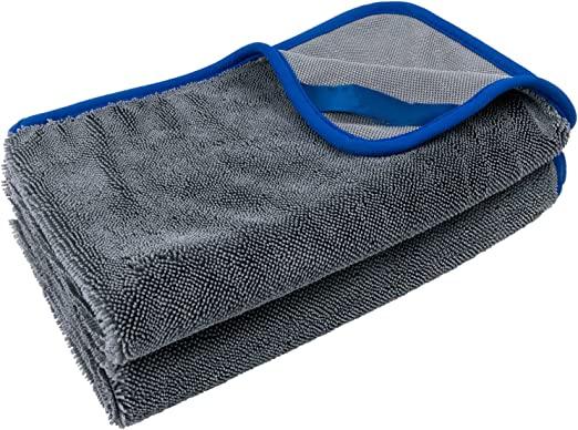 【仕様】サイズ70x90cm、ロングツイストマイクロファイバーで織られたタオル、繊維が細かいため水分をスッと吸収できます。投げかぶせて軽く引っ張る!車体、ガラス、プラスチックなどの表面をさっと拭くだけで水分を速やかに拭き取ることが可能です【便利】掃除したり水分を拭いたりと、ちょこっと使うのにちょうどいいサイズ。2枚で多様化するニーズや速吸水要望を満足させます。洗車後、車体に残った余分な水分を簡単に拭きとることができます。拭き上げるにはぴったりのサイズなので地面に触れる心配もないです【糸くずが出ない 拭き跡も残らない】タオルの縁部分も弾力性のいい生地で縫製され、柔らかくて車の表面に傷をつきにくいです。そして塗装やコーティングなどの表面を傷つけることないです。ツイスト織り方で製造され、拭いた後車やガラスの表面にほとんど糸くずが残りません。そのため、洗濯機の汚れや詰まりも心配する必要はありません【多用途】車の内外を問わず、キッチン、ベッドルーム、リビングルームなどの隅々までピカピカにしてくれます。 一般のタオルより吸水性が優れ、時間の短縮にもなります。ペットの濡れた体を拭くのにも最適ですマイクロファイバー洗車タオル 超吸水ク