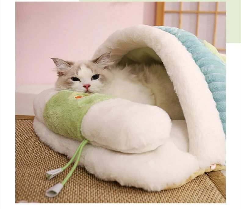 この商品は ねこのおふとん 猫 こたつ 猫 ベッド 洗える 柔らかいフランネル もこもこ 暖かい 布団 寝具 枕付き 猫ハウス ペットベッド マット クッション ペット ペット用 猫 ねこ ネコ あったか ドーム型 小型犬 丸洗 冬 防寒対策 滑り止め付き 子犬 猫用 寝台 ぐっすり眠る ポイント 【クリスマスプレゼント】猫 こたつ 可愛い 暖かい 丸洗い 滑り止め ペットクッション ペットマット 暖かい 厚み 通年利用 ペットハウス 室内用（布団型）猫犬小動物用 誕生日 新年 ショップからのメッセージ 納期について 4 商品情報商品名ニャンこのお布団/可愛い猫ベッド／犬ベッド／ペットクッション商品素材外側：柔らかいフランネル内側：高品質な綿＋PP綿で填充サイズ／カラーサイズ：64×44CM、柔らかいして暖かい長毛。カラー：2色ポイント【オールシーズン】ワンちゃんやネコちゃんにおすすめの通年タイプのベッドです。秋冬の寒さ対策はもちろん、夏場のエアコンの冷え対策にも大活躍、季節を問わずオールシーズンお使いいただけます。【洗えるペットベッド】 手洗いを勧めです。いつでも清潔に保てることで、ペットも快適に過ごすことができます。また、清潔を保つことで細菌やダニの増殖を抑えて、ペットは皮膚疾患を予防できます。猫ハウス 冬 猫用ベッド ドーム型 ペットベッド ペットハウス 猫 小型犬 カボチャ クッション付き ペット用寝袋 ペット用品 保温防寒 洗える 寒さ対策 滑り止め 快適 柔らかい 半密閉式 暖かい もこもこ あったか ぐっすり眠れる 　使用対象体重8kg以内のペット対応、全種類の猫、トイプードルやチワワ、ミニチェアダックス、ポメラニアン、ヨークシャー・テリア、ミニチュア・シュナウザー、シー・ズー、マルチーズ等の小型犬、うさぎなどの小動物対応できます。ご購入の前に是非ペットの体重、身長、体長をご確認ください。お手入れ方法手洗い、洗濯機で洗われます。関連キーワード猫 ベッド ペット用寝袋 保温防寒 あったか 冬用 洗える ドーム型猫ハウス 小型犬 猫用 多機能2WAY 秋冬用 犬猫ベッド もこもこ あったか ぐっすり眠れる 猫ハウス 寝袋 室内用洗える ペットハウス クッション 猫ハウス マット 猫 こたつ ペットベッド猫 犬ベッド 犬小屋 ペット寝袋 犬用ベッド クッション 猫 あったかベッド 猫 寝袋 室内用 おしゃれ 人気 可愛い ふわふわ 暖かい キャットハウス ネコベッド ネコ いぬ 猫寝床 寝具 布団 ソフト ウサギ 猫犬小動物用 室内用厚み 暖かい 冬寒さ対策 ペット用品　猫 ベッド 犬 ベッド ペット ベッド 猫ベッド キャットハウス 猫ハウス 猫 ベット 猫 クッション 犬用ベッド ダンボールベット 猫用ベッド ペットテント 猫グッズ 爪とぎ 猫 べっと 犬 ケージ 猫ゲージ 犬ゲージ ネコベッド 猫 つめとぎ 段ボール 猫ハンモック ケージ 猫 布団 猫つめとぎ人気 ネコ ベッド ペットべッド 犬 人気の人気プレゼント 猫グッズランキング ペット 猫 ケージ 猫べッド 人気 猫 テント ペット用品 猫ベット 犬小屋 キャットホイール ペットハウス 猫 猫 ソファ 猫のベッド ねこべっと ねこべっと 猫 ベッド 猫クッション 猫つめとぎ フードボウル 猫 グッズ ベッド 犬 犬ベット 猫爪とぎ 猫ケージ ケージ 犬 クッション クッションマット 猫の爪とぎ ペントハウス ゲージ 犬 猫用布団 つめとぎ ねこ ダンボール 室内テント ペット 滑り止めマット 犬 もちもちクッション ケージ 猫 猫 ハンモック 窓 プレゼントペット ダンボールベッド bed cat bed 猫用 布団 猫用ケージ キャットベッド sofa bed 猫 ベッド ドーム 犬ベッド ペットべッド 猫 ネコ ゲージ ペットハウス 犬窓 ベット 猫 犬用テント 猫 家 ネコ ハウス 猫 ドーム 犬 ベット 犬 用 ベッド うさぎ ベッド 猫 ひんやりマット ペット用品 猫 犬の ベッド ペット用ベッド 猫 ふとん 猫? 猫 寝床 猫ベッド 冬用 ペットクッション dog bed ペット テント 猫 はうす 猫 部屋 猫べっと 猫 べっど 猫 ベッド 洗える ねこ ベッド 犬 用ベッド 猫布団 ペットベット ふわふわ トイ プードル 犬 家 犬 グッズ 犬のベッド 猫用テント ねこ いぬクッション 猫 くっしょん ベッド ドッグ ハウス 犬用 ベッド ネコ ベット 子猫 ベッド 犬 ベッド 冬 ふわふわ ペットベッド 猫 ソファー 猫べッド 秋冬 犬用 テント 犬 ベッド 暖かい うさぎ ハウス 犬 テント 犬用ベッド 冬この商品は ねこのおふとん 猫 こたつ 猫 ベッド 洗える 柔らかいフランネル もこもこ 暖かい 布団 寝具 枕付き 猫ハウス ペットベッド マット クッション ペット ペット用 猫 ねこ ネコ あったか ドーム型 小型犬 丸洗 冬 防寒対策 滑り止め付き 子犬 猫用 寝台 ぐっすり眠る ポイント 【クリスマスプレゼント】猫 こたつ 可愛い 暖かい 丸洗い 滑り止め ペットクッション ペットマット 暖かい 厚み 通年利用 ペットハウス 室内用（布団型）猫犬小動物用 誕生日 新年 ショップからのメッセージ 納期について 4 商品情報商品名ニャンこのお布団/可愛い猫ベッド／犬ベッド／ペットクッション商品素材外側：柔らかいフランネル内側：高品質な綿＋PP綿で填充サイズ／カラーサイズ：64×44CM、柔らかいして暖かい長毛。カラー：2色ポイント【オールシーズン】ワンちゃんやネコちゃんにおすすめの通年タイプのベッドです。秋冬の寒さ対策はもちろん、夏場のエアコンの冷え対策にも大活躍、季節を問わずオールシーズンお使いいただけます。【洗えるペットベッド】 手洗いを勧めです。いつでも清潔に保てることで、ペットも快適に過ごすことができます。また、清潔を保つことで細菌やダニの増殖を抑えて、ペットは皮膚疾患を予防できます。猫ハウス 冬 猫用ベッド ドーム型 ペットベッド ペットハウス 猫 小型犬 カボチャ クッション付き ペット用寝袋 ペット用品 保温防寒 洗える 寒さ対策 滑り止め 快適 柔らかい 半密閉式 暖かい もこもこ あったか ぐっすり眠れる 　使用対象体重8kg以内のペット対応、全種類の猫、トイプードルやチワワ、ミニチェアダックス、ポメラニアン、ヨークシャー・テリア、ミニチュア・シュナウザー、シー・ズー、マルチーズ等の小型犬、うさぎなどの小動物対応できます。ご購入の前に是非ペットの体重、身長、体長をご確認ください。お手入れ方法手洗い、洗濯機で洗われます。関連キーワード猫 ベッド ペット用寝袋 保温防寒 あったか 冬用 洗える ドーム型猫ハウス 小型犬 猫用 多機能2WAY 秋冬用 犬猫ベッド もこもこ あったか ぐっすり眠れる 猫ハウス 寝袋 室内用洗える ペットハウス クッション 猫ハウス マット 猫 こたつ ペットベッド猫 犬ベッド 犬小屋 ペット寝袋 犬用ベッド クッション 猫 あったかベッド 猫 寝袋 室内用 おしゃれ 人気 可愛い ふわふわ 暖かい キャットハウス ネコベッド ネコ いぬ 猫寝床 寝具 布団 ソフト ウサギ 猫犬小動物用 室内用厚み 暖かい 冬寒さ対策 ペット用品　猫 ベッド 犬 ベッド ペット ベッド 猫ベッド キャットハウス 猫ハウス 猫 ベット 猫 クッション 犬用ベッド ダンボールベット 猫用ベッド ペットテント 猫グッズ 爪とぎ 猫 べっと 犬 ケージ 猫ゲージ 犬ゲージ ネコベッド 猫 つめとぎ 段ボール 猫ハンモック ケージ 猫 布団 猫つめとぎ人気 ネコ ベッド ペットべッド 犬 人気の人気プレゼント 猫グッズランキング ペット 猫 ケージ 猫べッド 人気 猫 テント ペット用品 猫ベット 犬小屋 キャットホイール ペットハウス 猫 猫 ソファ 猫のベッド ねこべっと ねこべっと 猫 ベッド 猫クッション 猫つめとぎ フードボウル 猫 グッズ ベッド 犬 犬ベット 猫爪とぎ 猫ケージ ケージ 犬 クッション クッションマット 猫の爪とぎ ペントハウス ゲージ 犬 猫用布団 つめとぎ ねこ ダンボール 室内テント ペット 滑り止めマット 犬 もちもちクッション ケージ 猫 猫 ハンモック 窓 プレゼントペット ダンボールベッド bed cat bed 猫用 布団 猫用ケージ キャットベッド sofa bed 猫 ベッド ドーム 犬ベッド ペットべッド 猫 ネコ ゲージ ペットハウス 犬窓 ベット 猫 犬用テント 猫 家 ネコ ハウス 猫 ドーム 犬 ベット 犬 用 ベッド うさぎ ベッド 猫 ひんやりマット ペット用品 猫 犬の ベッド ペット用ベッド 猫 ふとん 猫? 猫 寝床 猫ベッド 冬用 ペットクッション dog bed ペット テント 猫 はうす 猫 部屋 猫べっと 猫 べっど 猫 ベッド 洗える ねこ ベッド 犬 用ベッド 猫布団 ペットベット ふわふわ トイ プードル 犬 家 犬 グッズ 犬のベッド 猫用テント ねこ いぬクッション 猫 くっしょん ベッド ドッグ ハウス 犬用 ベッド ネコ ベット 子猫 ベッド 犬 ベッド 冬 ふわふわ ペットベッド 猫 ソファー 猫べッド 秋冬 犬用 テント 犬 ベッド 暖かい うさぎ ハウス 犬 テント 犬用ベッド 冬