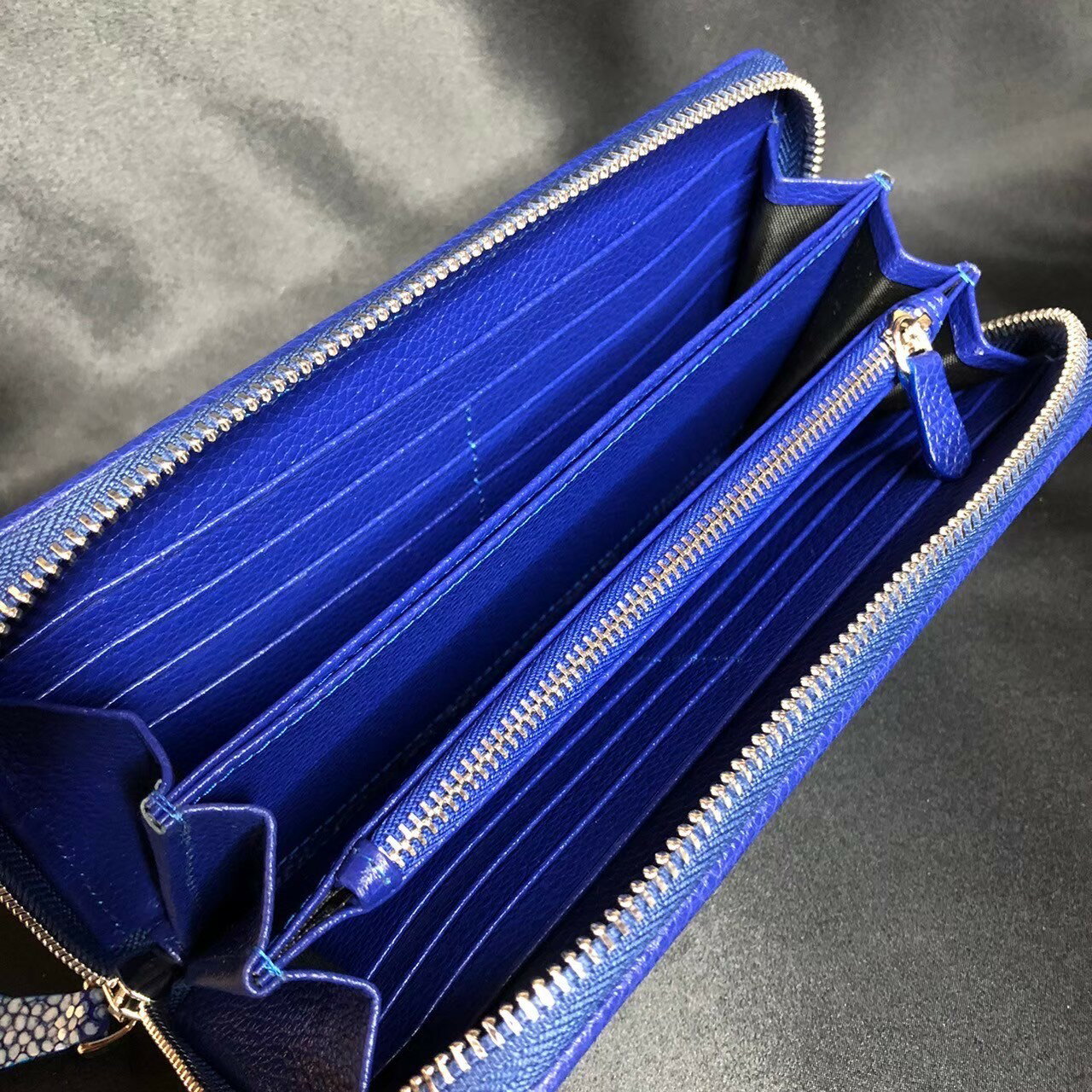 スタースティングレイ　エイ　長財布　ラウンドジップ　ブルー　ST018