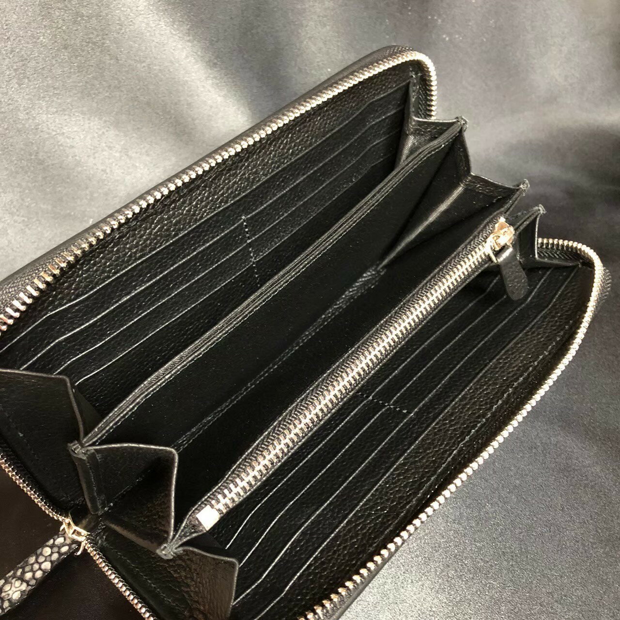 スタースティングレイ　エイ　長財布　ラウンドジップ　ブラック　ST019