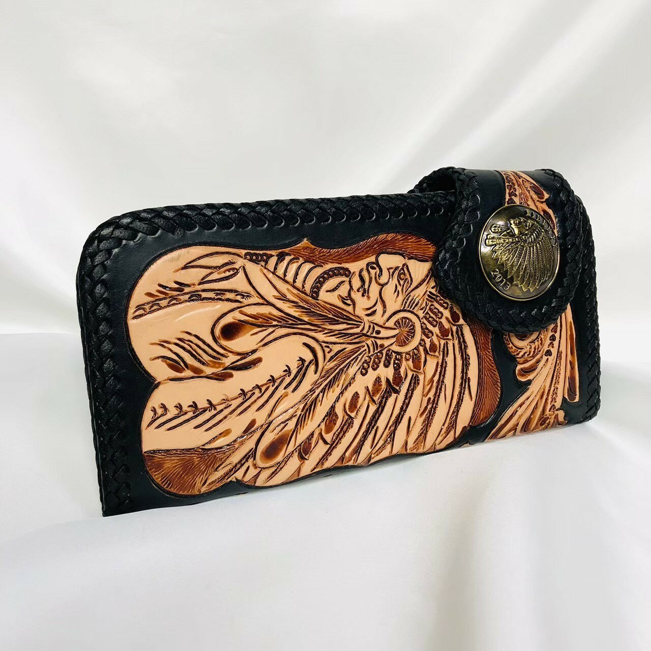 カービング財布　本革　牛革　ブラック　CA002