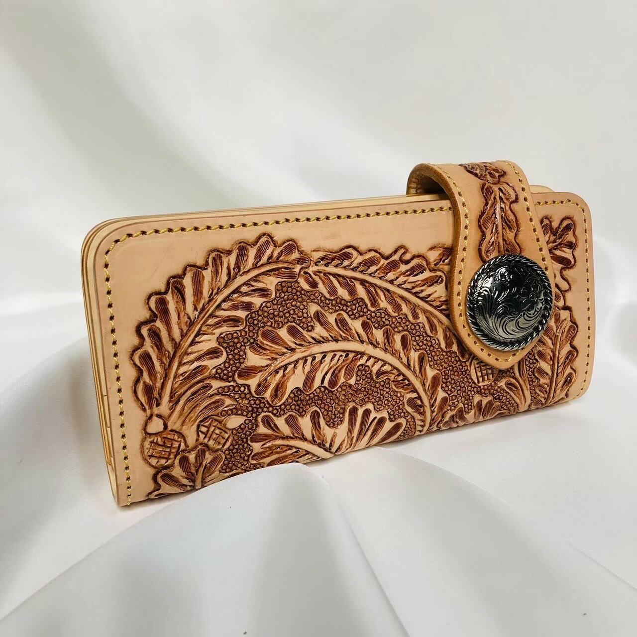 カービング財布　本革　牛革　ブラウン　CA005