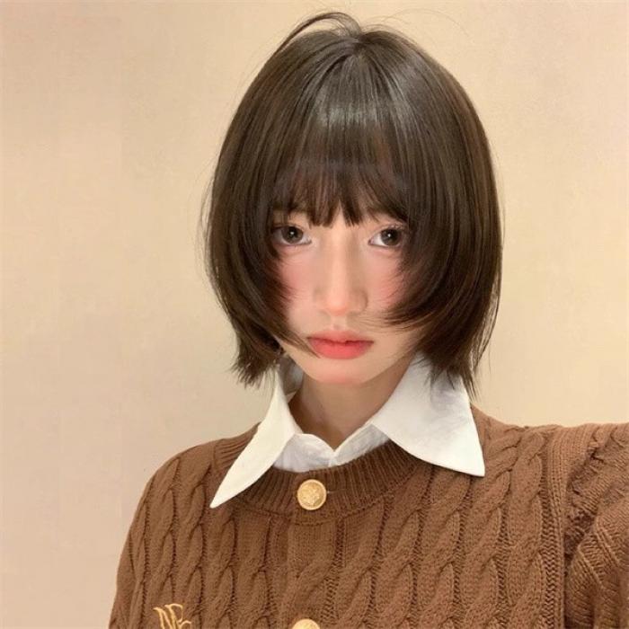 フルウィッグ ショート レディース ハロウィン ふんわり前髪 前髪あり 原宿風 かつら ぱっつん前髪 コスプレ 可愛い コスチューム 仮装 大人用 普段使い 日常使い イベント 学園祭 演劇 舞台 学芸会 文化祭 dp090c6c6x1