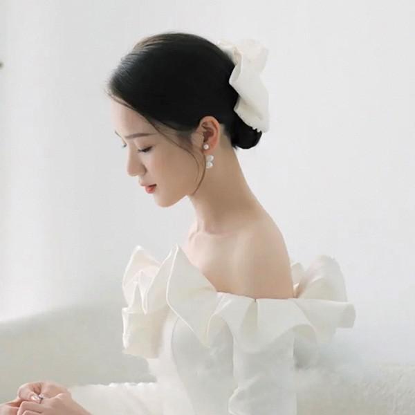 髪飾り ヘアピン サテン 花 結婚式 入学式 卒業式 訪問着 黒留袖 振袖 ピン ヘアアクセサリー ヘアーアクセサリー ヘアーピン アクセサリー ウェディング ウエディング パーティー 髪飾り 色打掛 浴衣 和装 着物 卒業袴 七五三 ピアノ バレエ cm048t2t2x1