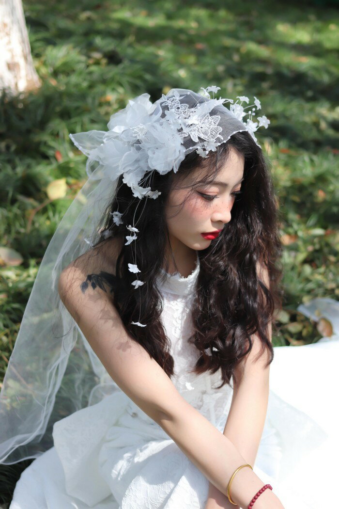 花嫁 結婚式 髪飾り ウエディングベール ヘッドドレス 花 ブライダル チュール リボン 韓国風 カチューシャ パーティー 二次会 披露宴 前撮り 後撮り 演奏会 謝恩会 演出 イベント お呼ばれ 舞台 成人式 写真用 撮影用 ヘアアクセ ヘアアクセサリー 白 ds128x1x1m3