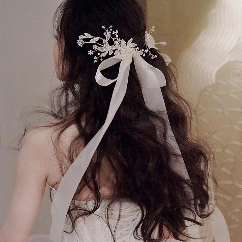 花嫁 結婚式 髪飾り ウエディング ヘッドドレス 花 ブライダル チュール リボン 韓国風 カチューシャ パーティー 二次会 披露宴 前撮り 後撮り 演奏会 謝恩会 演出 イベント お呼ばれ 舞台 成人式 写真用 撮影用 ヘアアクセ ヘアアクセサリー 森ガール ds139x1x1m3