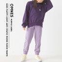 《 OMNES PUPLE LABEL 》オムネス パープルレーベル キッズ ふわ軽静電気防止マイクロフリースパンツ 履き心地の良さと防寒性に優れたフリースパンツ 非常に軽くて柔らかく温かいマイクロフリース素材を使用。 柔らかく肌触りが良い特徴があり、究極の着心地で快適に着用を楽しむことができます。 室内で過ごすときも屋外で遊ぶときも、快適で心地良い着用感が持続します。 COORDINATE ITEMS &gt;&nbsp;トップスはこちら COORDINATE ITEMS &gt;&nbsp;トップスはこちら COORDINATE ITEMS &gt;&nbsp;トップスはこちら COORDINATE ITEMS &gt;&nbsp;トップスはこちら 商品詳細 非常に軽くて柔らかく温かいマイクロフリース素材を使用。 柔らかく肌触りが良い特徴があり、究極の着心地で快適に着用を楽しむことができます。 室内で過ごすときも屋外で遊ぶときも、快適で心地良い着用感が持続します。 ■素材 ポリエステル100％ ■原産国 中国 ■サイズ 【100】 総丈：53 / ウエストゴム ：23.5〜 / ヒップ：32 / 前股上：22 / 後股上：29 / 股下：32 / わたり：19.5 / 裾幅：9.5 【110】 総丈：61 / ウエストゴム ：24.5〜 / ヒップ：34 / 前股上：23 / 後股上：30 / 股下：40 / わたり：20.5 / 裾幅：10.5 【120】 総丈：68 / ウエストゴム ：25.5〜 / ヒップ：36 / 前股上：24 / 後股上：31 / 股下：47 / わたり：21.5 / 裾幅：10.5 【130】 総丈：74 / ウエストゴム ：26.5〜 / ヒップ：38 / 前股上：25 / 後股上：32 / 股下：53 / わたり：22.5 / 裾幅：11 【140】 総丈：82 / ウエストゴム ：27.5〜 / ヒップ：40 / 前股上：26 / 後股上：33 / 股下：59 / わたり：23.5 / 裾幅：11.5 ※半身で計測しています ■カラー 006-チャコール060-グリーン080-パープル ※モデル着用画像は撮影環境により実物の色と異なって見える場合がございます。 ※ご覧の端末のモニター設定によっては実物の色味と異なって見える場合がございます。 &gt;&nbsp;お買い上げの際の注意事項はこちら &gt;&nbsp;サイズの測り方はこちら &gt;&nbsp;お洋服の洗濯表示についてはこちら &gt;&gt; 新作アイテム &gt;&gt; ベビー・キッズ &gt;&gt; ベビー・キッズ &gt;&gt; ボトムス