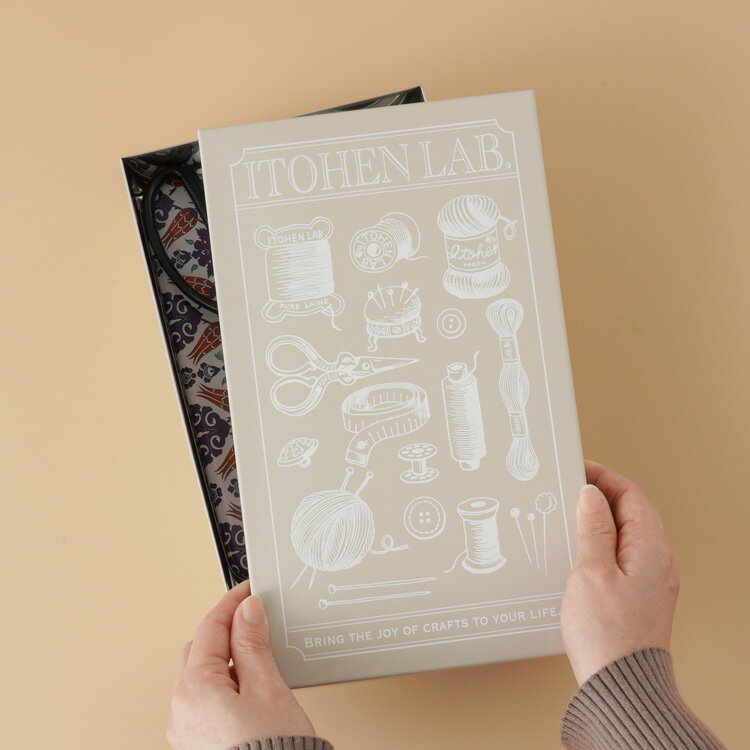 Itohenlab. 手作り角缶 手芸箱