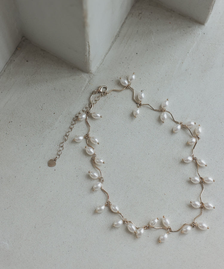 結婚式 ドレス ネックレス アクセサリー シズクパールウェーブ ゴールド シルバー ジュエリー レディース 上品 エレガント きれいめ 華奢 可愛い かわいい シンプル カジュアル ワンポイント 大人 女性 普段使い ギフト プレゼント パール haremode ハレモード 公式