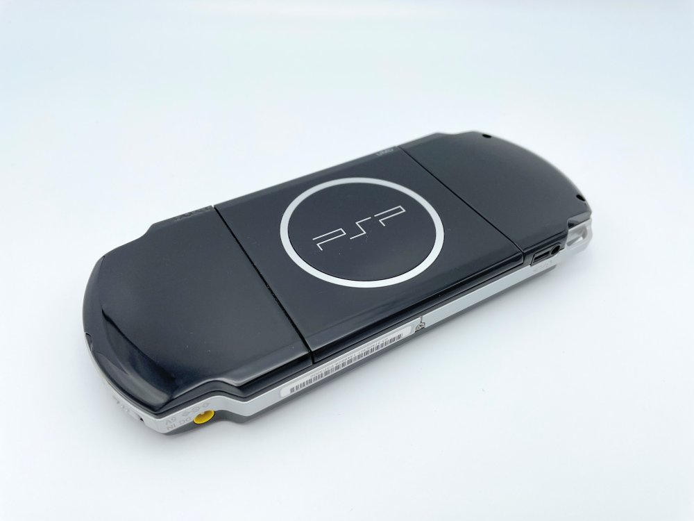 中古 PSP「プレイステーション・ポータブル」 ピアノ・ブラック(PSP-3000PB)【メーカー生産終了】 [video game]
