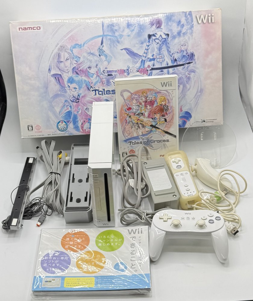 中古 テイルズ オブ グレイセス スペシャルパック (「Wii (シロ) 」、「クラシックコントローラPRO (シロ) 」同梱)