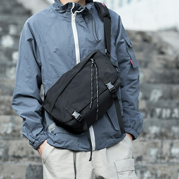 送料無料 ショルダーバッグ メンズ 斜めがけ かっこいい おしゃれ 通勤 通学 鞄 かばん 斜めがけ ワンショルダー 撥水加工 ナイロンショルダーバッグ