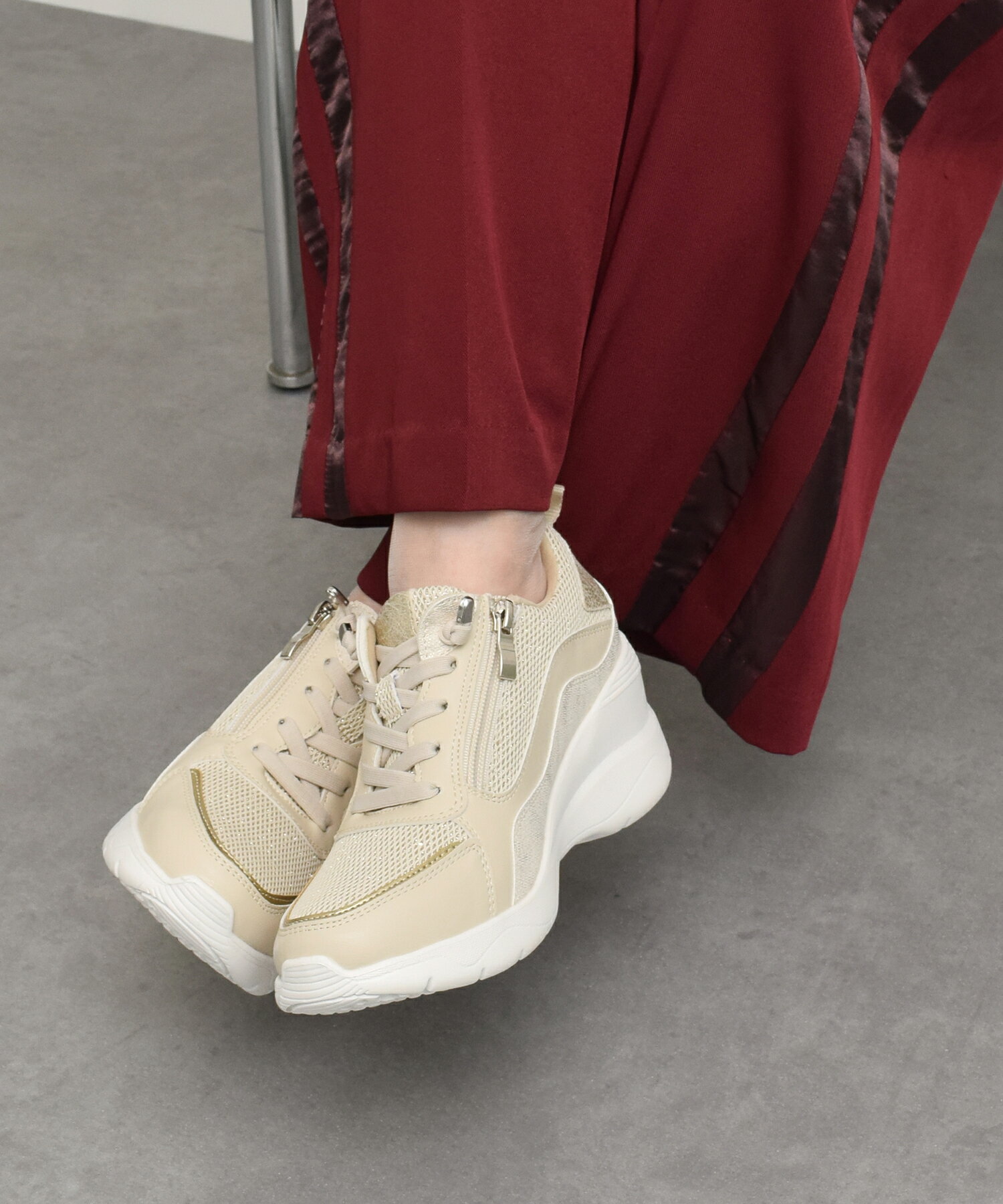 Round About ラウンドアバウト サイドジップヒールアップスニーカー