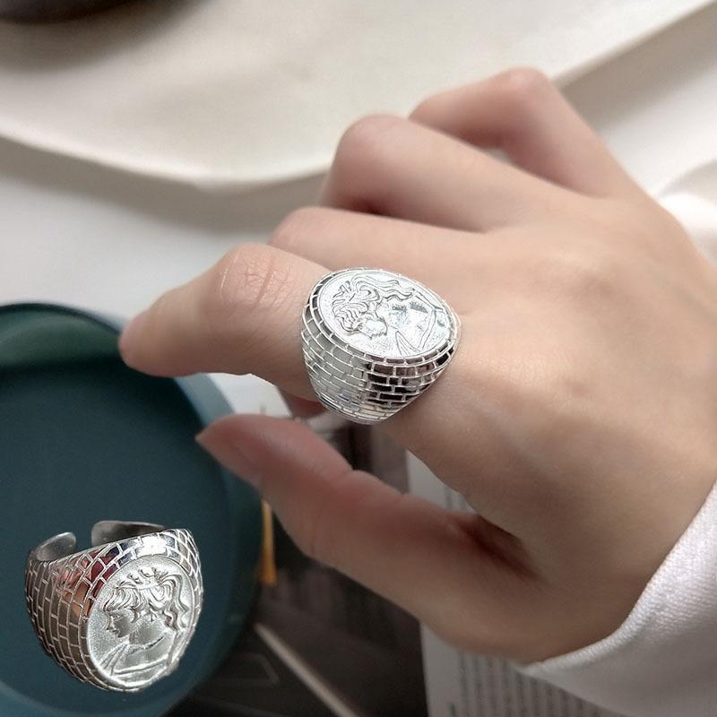 指輪 リング レディース オープンリング 調節可能 フリーサイズ アクセサリー シルバー925 幅広 横顔 肖像画風 レンガモチーフ アンティーク風