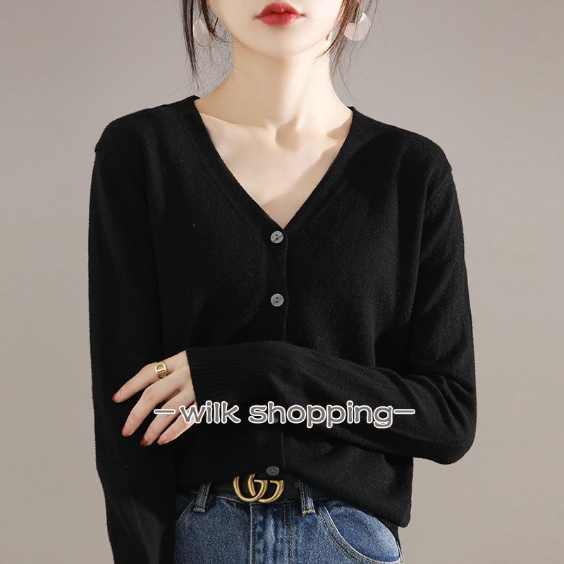 販売内容：ニット素材：コットン　ポリエステルカラー：ベージュ　ブラック伸縮性：ややありサイズ詳細情報：約M:着丈56cm 袖丈56cm バスト90cm 肩幅35cmL:着丈58cm 袖丈57cm バスト95cm 肩幅36cmXL:着丈60cm 袖丈58cm バスト100cm 肩幅37cmXXL:着丈62cm 袖丈59cm バスト105cm 肩幅38cmドッキングニット　ドッキングセーター　ドッキングブラウス秋服　冬服　インナー　お出かけ　大人　ボーダー柄ニットニット長袖　ブラウス長袖　セーター長袖　トップス長袖ニット切替　ブラウス切替　セーター切替