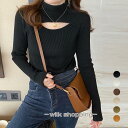 ニットトップス 胸開き プチハイネック