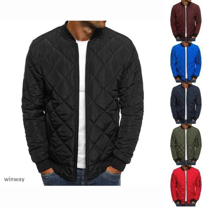 ダウンジャケット メンズ 冬秋服 ジャケット 綿コート 中綿 スタジャン ジップアップ 長袖ジャケット メンズジャケット 無地 6色 S-3XL★のジャケットが登場！！★素材:ポリエステル、コットン▲カラー:赤い　ブラック　サファイア　ワイン　ネイビー　グリーン ▲サイズ:S M L XL 2XL 3XL*サイズ表を参考してお願いします。【注意】▲サイズは人の手によって測っているため、1-18cmの誤差がある場合がございます。予めご了承下さいませ。▲モニターの発色の具合によって実際のものと色が異なる場合がございます。実際の商品に近いカラーはカラーバリエーションをご参考にしてください。*サイズ表を参考してお願いします。