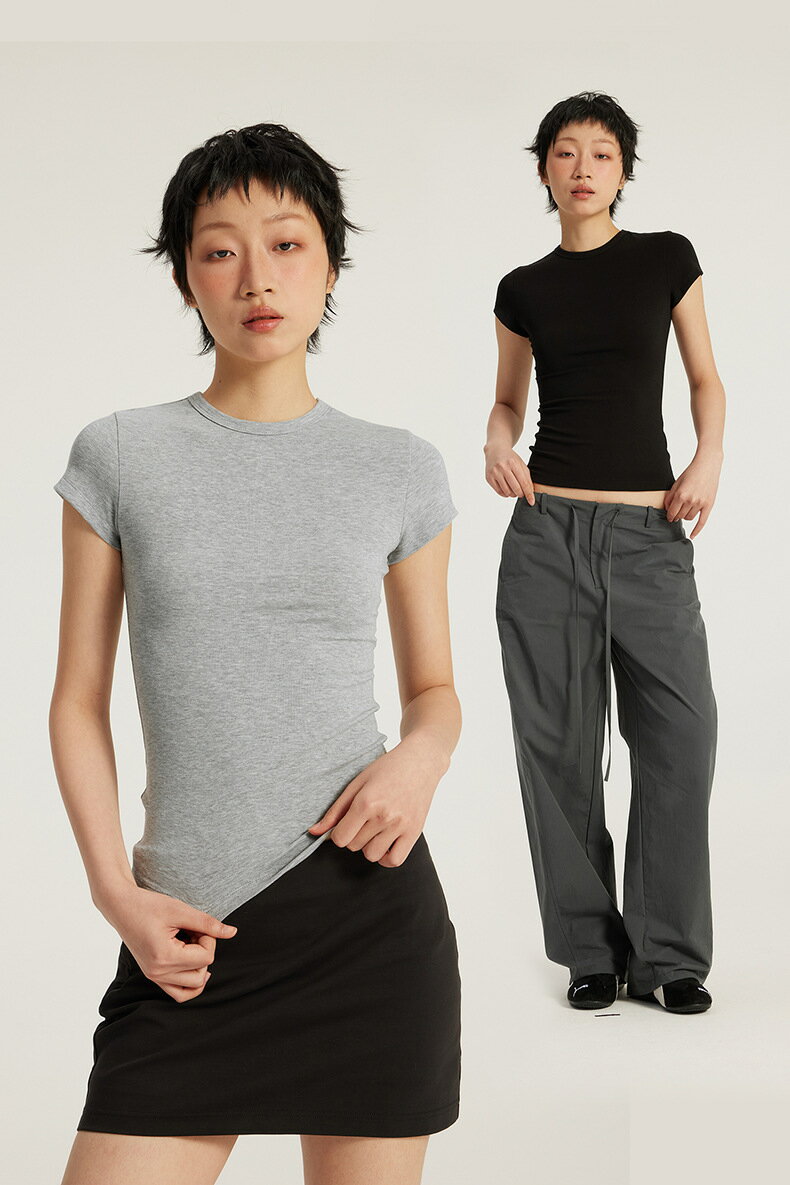 Rakuten - レディース Tシャツ 半袖 無地 スリム フィット ストレッチ シンプル カジュアル 韓国風 春夏 通勤 デイリー 着回し トップス