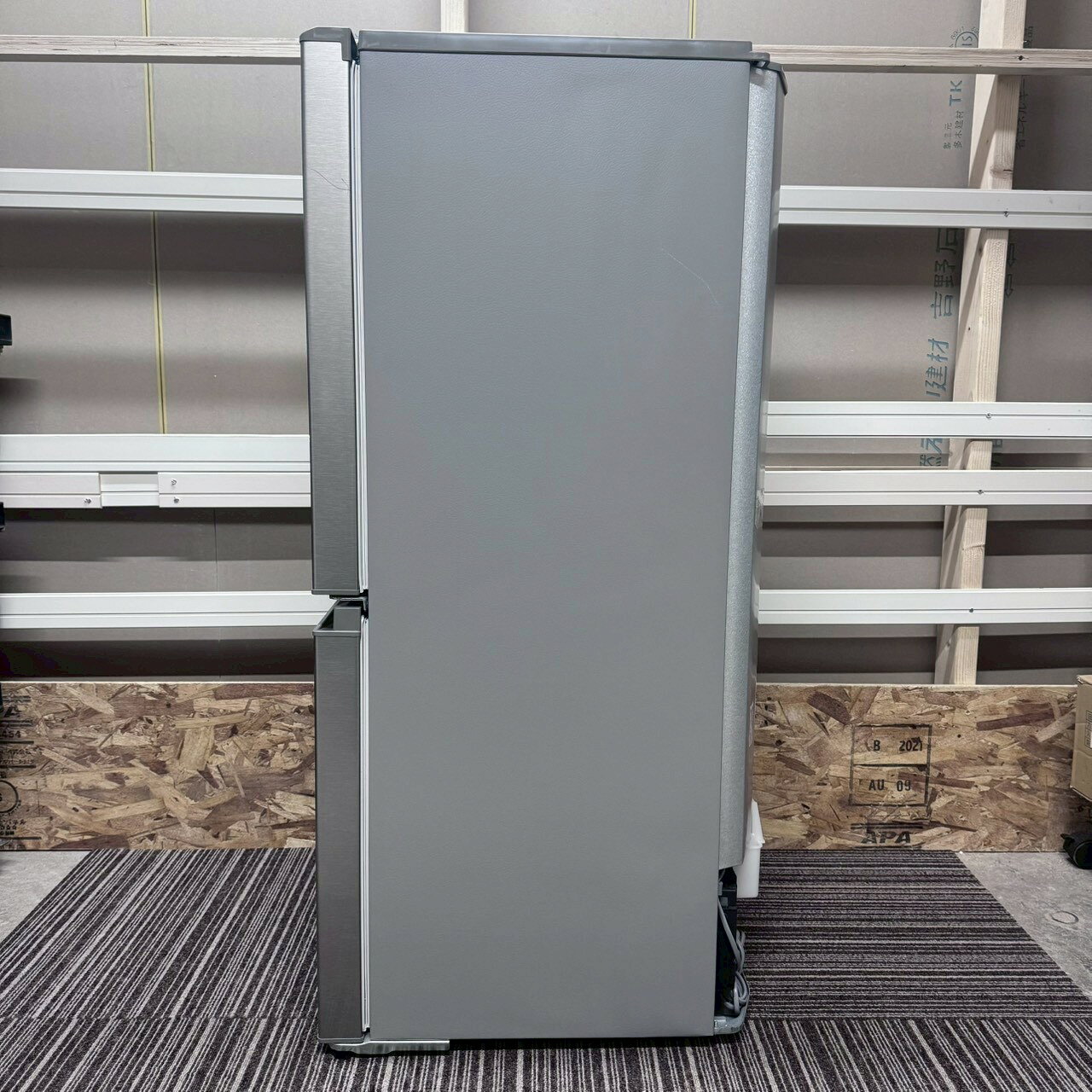 【中古】冷蔵庫 冷凍冷蔵庫 AQUA アクア AQR-13J シルバー 2ドア 右開き 126L 1人暮らし 単身用 生活家電 キッチン家電 新生活応援 引っ越し コンパクト スリム 大容量 送料無料!!【Bランク】【配送日時指定可能!!】