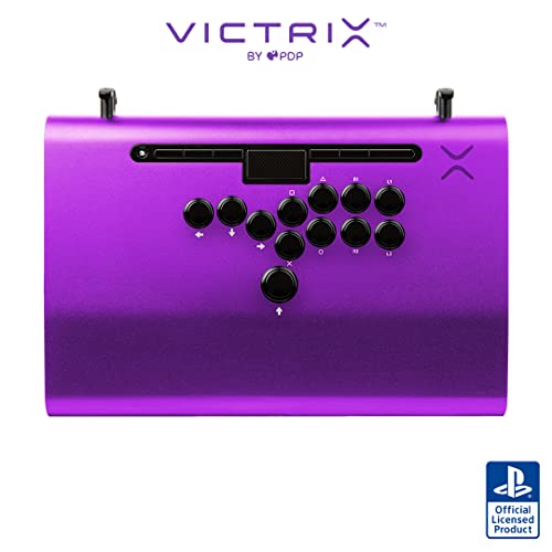 ◆商品名：Victrix レバーレス アケコン Victrix by PDP Pro FS-12 Arcade Fight Stick for PlayStation 5 - Purple 超耐久設計-カスタムメイドのアーケードファイトスティックには、勝利に必要なものがすべて詰まっています。航空機なみの耐久性を誇る1枚のアルミニウムから作られたPRO FS-12は、移動中のあらゆる衝撃にも耐えられます。 正確な入力判定- プロ仕様の24mmと30mmの三和電子ボタンとPSタッチパッド搭載のコントロールバーで、すべての入力を正確にカウントします。人間工学に基づいたボタンレイアウト、6.28°の手首部分の傾斜、背面にある内蔵フォームラップパッドにより、快適な操作性を提供します。 戦いをカスタムする - 内蔵のモード切り替えスイッチを使用して、PlayStation 5、PlayStation 4、PCの環境を選択することが可能です。背面のパネル内には、付属の六角レンチを使って簡単にカスタムやアップデートができるパーツが機能的に収納されています。 次世代ゲーム Mortal Kombat、Street Fighter、Tekken、Soul Calibur、Dragon Ballなどのトップクラスの格闘ゲーム用にチューンアップされています。 Victrix Pro FS-12 Arcade Fight Stickに搭載された快適な機能により、疲れ知らずで戦いに集中することができます。三和電子の信頼性の高いボタンで、特に重要な場面ですべてのヒットを放つことができます。トーナメント用に開発されたPro FS-12は、持ち運びに便利なキャリングハンドルとケーブルオーガナイザーを装備し、コントロールバーには素早い調整に必要なボタンが配置されています。バックパネルから簡単にアクセスできるレイアウトで、コンポーネントの交換やカスタムも簡単です。Victrix Pro FS-12 Arcade Fight Stickでプロのようなプレイをお楽しみください。 箱の中 - Victrix Pro FS-12 アーケードスティックパーツ - 取り外し可能な3m USB-Cコントローラーケーブル - 六角レンチ - 収納袋 - 取扱説明書 技術仕様、電気的 入力レイテンシー：5ms ボタン：（8）24ミリメートル三和電子アクションボタン ジョイスティック：24mm三和電子方向ボタン、30mm三和電子上ボタン PCB：ビクトリクス・カスタム 接続タイプ USB-CからUSB Type-A オーディオ対応。3.5mmヘッドセットジャック（音声出力、マイク入力対応 互換性 PS5、PS4、PC Xインプット 技術仕様、メカニカル ケーブル長: 3m 取り外し可能なシャフト なし ケース素材: 航空機グレードのアルミ 重量：7.8ポンド 寸法: 16.25 x 11 x 2.25