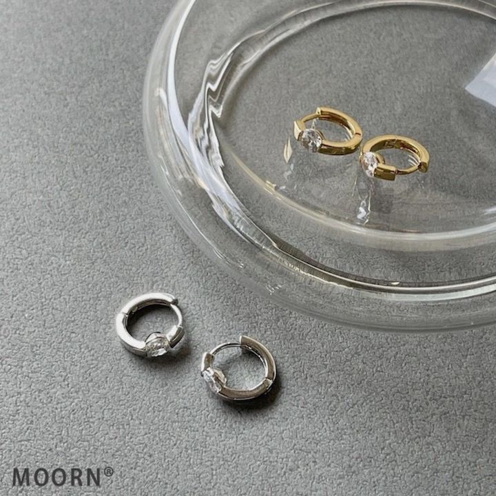 【LINE友だち200円引き対象】［ピアス］キャッチレス ワンタッチ フープ リング ピアス ストーン ゴールド シルバー メタル 両耳 リングピアス シンプル イヤリング レディース メンズ アクセサリー おしゃれ 結婚式 ゲスト 入園式 入学式 デイリー 韓国【MOORN/モーン】