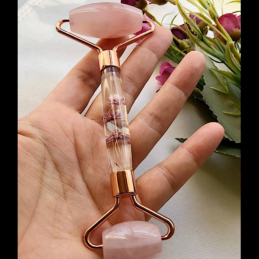 【お買い得】ローズクォーツ　美容ローラー　マッサージローラー　　子顔　美顔　美肌　美容　　クリスタル美容　海外セレブ愛用　子顔　血流促進　リンパマッサージ　アンチエイジング　二の腕　背中　全身美容　パワーストーン　天然石