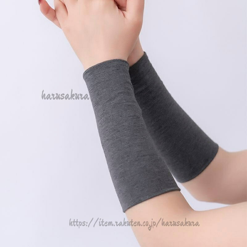サイズM-14cm M-18cm M-25cm L-14cm L-18cm L-25cm XL-14cm XL-18cm XL-25cmサイズについての説明サイズ:M(腕周り13-14cm) L(腕周り15-16cm) XL(腕周り17-18cm)※測定方法によって誤差が生じますので、予めご了承下さい。素材モダール色ホワイト ブラック 肌色 ライトグレー ダークグレー備考サイズ詳細等の測り方はスタッフ間で統一、徹底はしておりますが、実寸は商品によって若干の誤差(1cm〜3cm )がある場合がございますので、予めご了承ください。商品の色は、撮影時の光や、お客様のモニターの色具合などにより、実際の商品と異なる場合がございます。あらかじめ、ご了承ください。▼色味の強い製品によっては他の衣類などに色移りする場合もございますので、速やかに(脱水、乾燥等)するようにお願いいたします。▼▼生地の特性上、やや匂いが強く感じられるものもございます。数日のご使用や陰干しなどで気になる匂いはほとんど感じられなくなります。サポーター 二の腕 左右セット タトゥ スポーツウェア アクセサリー スポーツケア用品 サポーター 続々登場 ホワイト ブラック 肌色 ライトグレー ダークグレー M-14cm M-18cm M-25cm L-14cm L-18cm L-25cm XL-14cm XL-18cm XL-25cm