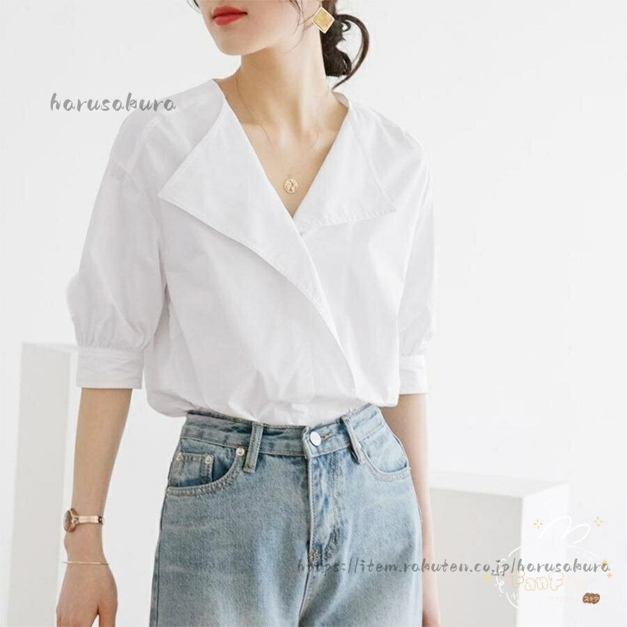 素材:ポリエステル85%+綿15%カラー:ホワイトサイズ:S/M/L/XL[S]着丈:前丈約55cm/後丈約57cm 肩幅:約44cm 袖丈:約24cm ゆき:約46cm 身幅:約45cm 胸囲:約90cm[M]着丈:前丈約56/後丈約58cm 肩幅:約46cm 袖丈:約25cm ゆき:約48cm 身幅:約47cm 胸囲:約94cm[L]着丈:前丈約57cm/後丈約59cm 肩幅:約47cm 袖丈:約26cm ゆき:約49.5cm 身幅:約49cm 胸囲:約98cm[XL]着丈:前丈約59cm/後丈約61cm 肩幅:約48cm 袖丈:約26cm ゆき:約50cm 身幅:約51cm 胸囲:約102cm裏地:なし伸縮性:なし透け感:若干あり生産国:中国Vネック きれいめ 大人可愛い シャツ レディース オフィスカジュアル 薄手シャツ 通勤OL エレガント 無地カットソー軽やかな素材感でソフトな印象をプラスしてくれるフェミニン半袖シャツブラウスすっきりと大人っぽいVネックデザインでシンプルながら華がある一着デイリーユース、オフィスコーデにも着用できるシンプルなデザインで一枚あれば重宝すること間違いなしシャツブラウス 半袖トップス レディー インナー 下着 ナイトウエア 続々登場 L S XL M