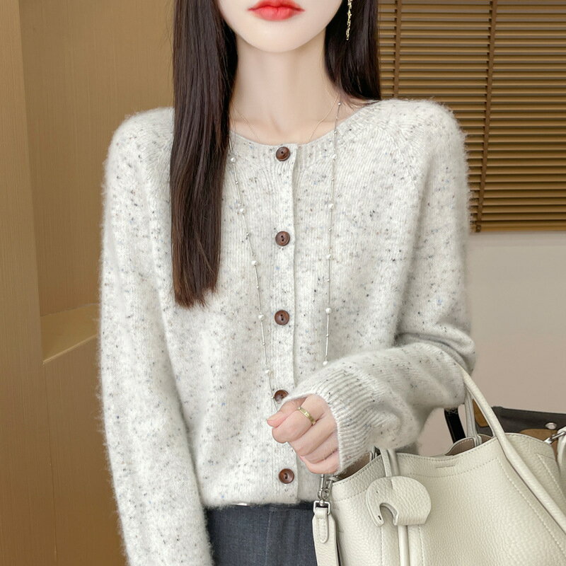 Rakuten - 「ウール混」カーディガン レディース ニット セーター 秋冬 起毛感 保温 長袖 ラウンドネック ウール トップス ボタン きれいめ 体型カバー 柔らかい 大きいサイズ 着痩せ 秋 冬 おしゃれ インナー 肌着