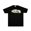 R.Crumb＊KEEP ON TRUCKIN' T-SHIRTS 【 素　材 】COTTON 100% 吸収性が高く、肌触りが良いコットン生地なので、お肌が敏感な方や、デリケートな方にもおすすめです。 【 カラー 】BLACK (ブラック) 【 サイズ 】 　M：肩幅 50/身幅 51/着丈 70/袖丈 20(cm) 　L：肩幅 53/身幅 54/着丈 71/袖丈 20(cm) アメリカンコミックを変えた、アンダーグラウンドコミック作家／イラストレーターであるロバート・クラム。 LSDの影響を受けたような(薬物でズタボロドロドロなやつww)描写やMr.Natural(ミスター・ナチュラル)、Keep On Truckin'などのアートワークで有名なアーティスト。 コチラのTシャツは、彼のコミックに出てくる"KEEP ON TRUCKIN' "がフルカラーでプレントされた1枚です。 コミックの1コマを切り取ったようなオシャレな1枚です！ 薬物乱用は「ダメ。ゼッタイ。」 ※サイズは商品により多少の誤差が生じる可能性がございます。あくまでも参考程度とお考え下さい。 ※ご利用のプラウザや環境により、写真と実際の商品の色目が若干異なる場合がございます。予めご了承下さい。 ■さまざまな場面、イベント、ギフトに活用していただける商品を紹介させていただいております。 内祝　内祝い　お祝い返し　ウェディングギフト　ブライダルギフト　引き出物 引出物　結婚引き出物　結婚引出物 結婚内祝い　出産内祝い　命名内祝い 入園内祝い　入学内祝い　卒園内祝い　卒業内祝い　就職内祝い　新築内祝い　引越し内祝い　快気内祝い　開店内祝い　二次会　披露宴　お祝い　御祝　結婚式　結婚祝い　出産祝い　初節句　七五三 入園祝い　入学祝い　卒園祝い　卒業祝い　成人式　就職祝い　昇進祝い　新築祝い　上棟祝い　引っ越し祝い　引越し祝い 開店祝い　退職祝い　快気祝い　全快祝い　初老祝い　還暦祝い　古稀祝い　喜寿祝い　傘寿祝い　米寿祝い 卒寿祝い　白寿祝い　長寿祝い　金婚式　銀婚式　ダイヤモンド婚式　結婚記念日　ギフト　ギフトセット　セット　 詰め合わせ　贈答品　お返し　お礼　御礼　ごあいさつ　ご挨拶　御挨拶　プレゼント　お見舞い　お見舞御礼　お餞別　引越し　引越しご挨拶　記念日　誕生日　父の日　母の日　敬老の日　記念品　卒業記念品　定年退職記念品　ゴルフ コンペ　コンペ景品　景品　賞品　粗品　お歳暮　御歳暮　お年賀　御年賀　残暑見舞い　年始挨拶　話題　のし無料　メッセージカード無料　ラッピング無料　手提げ袋無料　大量注文 クリスマス　ハローウィン　バレンタイン ホワイトデー　キャンプ　フェス　パーティー　アウトドア　模様替え　大掃除　玄関　トイレ　部屋　お風呂 車　ガレージ　山　海　川　ライブ　ドライブ　デート　旅行　通学　通勤　宿題 手作り　　　★ R.Crumb -KEEP ON TRUCKIN'- TEE ★ BLACK/ブラック