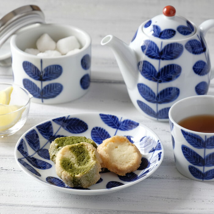 aoba 15.5cm 丸皿 波佐見焼き 石丸陶芸 ミニョン あおば 青葉 取り皿 北欧風 ギフト 無料ラ ッピング 小皿 手書き　手描き 葉っぱのサムネイル